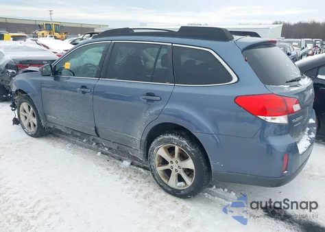2013 Subaru Outback 2.5I Premium z USA, uszkodzony, nr VIN 4S4BRBCC9D3278234